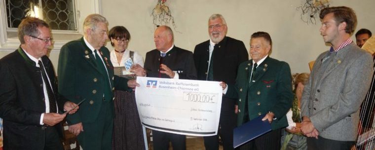 <p>Haimatpreis an bayerisch-tirolerische Grenzwallfahrt – siehe <a href="https://www.bayernbund-rosenheim.de/berichte/1-bayerischer-haimatpreis-des-bayernbund-kreisverband-rosenheim-e-v/">Bericht</a>.</p>
