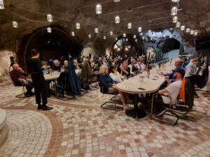 Weinprobe im Felsenkeller des Landesforschungsweingut „Laimburg“